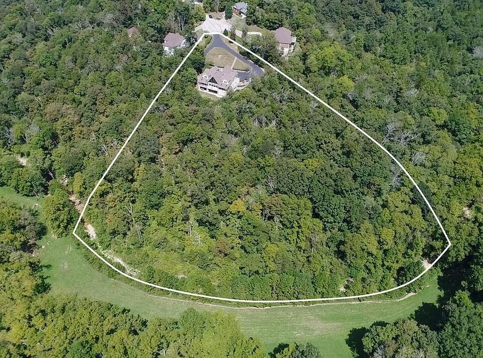 2nd image of 2016 Deerfield Ln