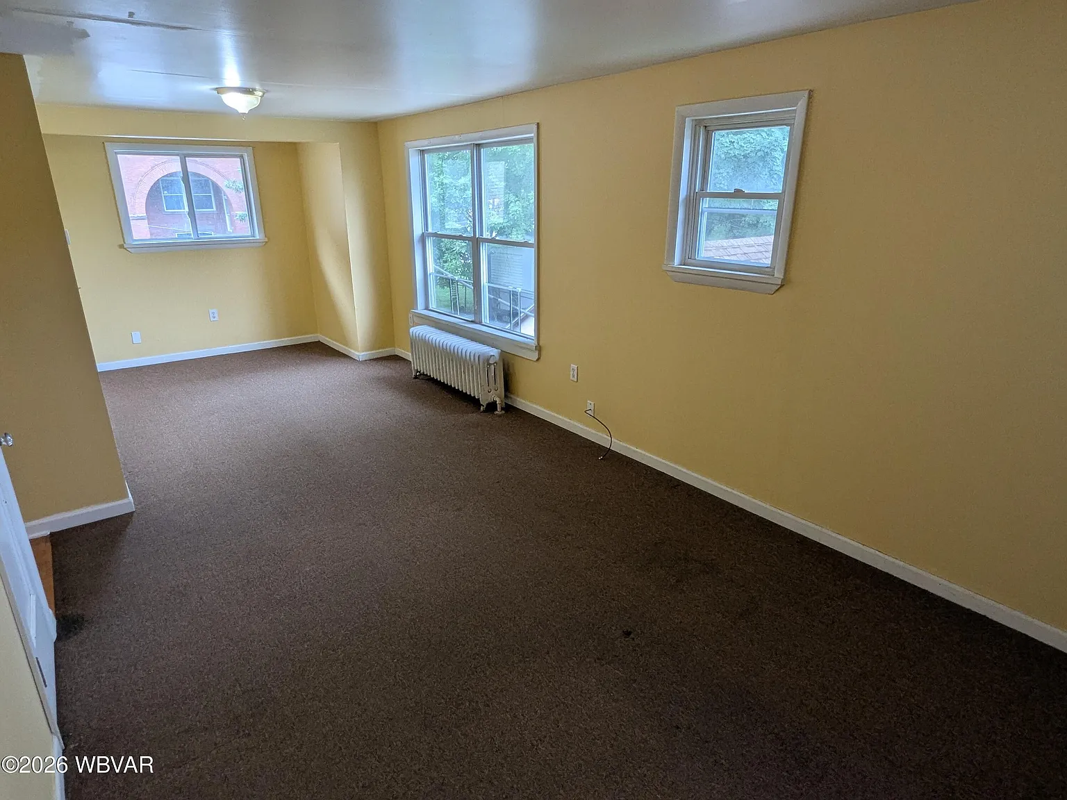 3 bed, 2200 sqft, $900 — Photo 2