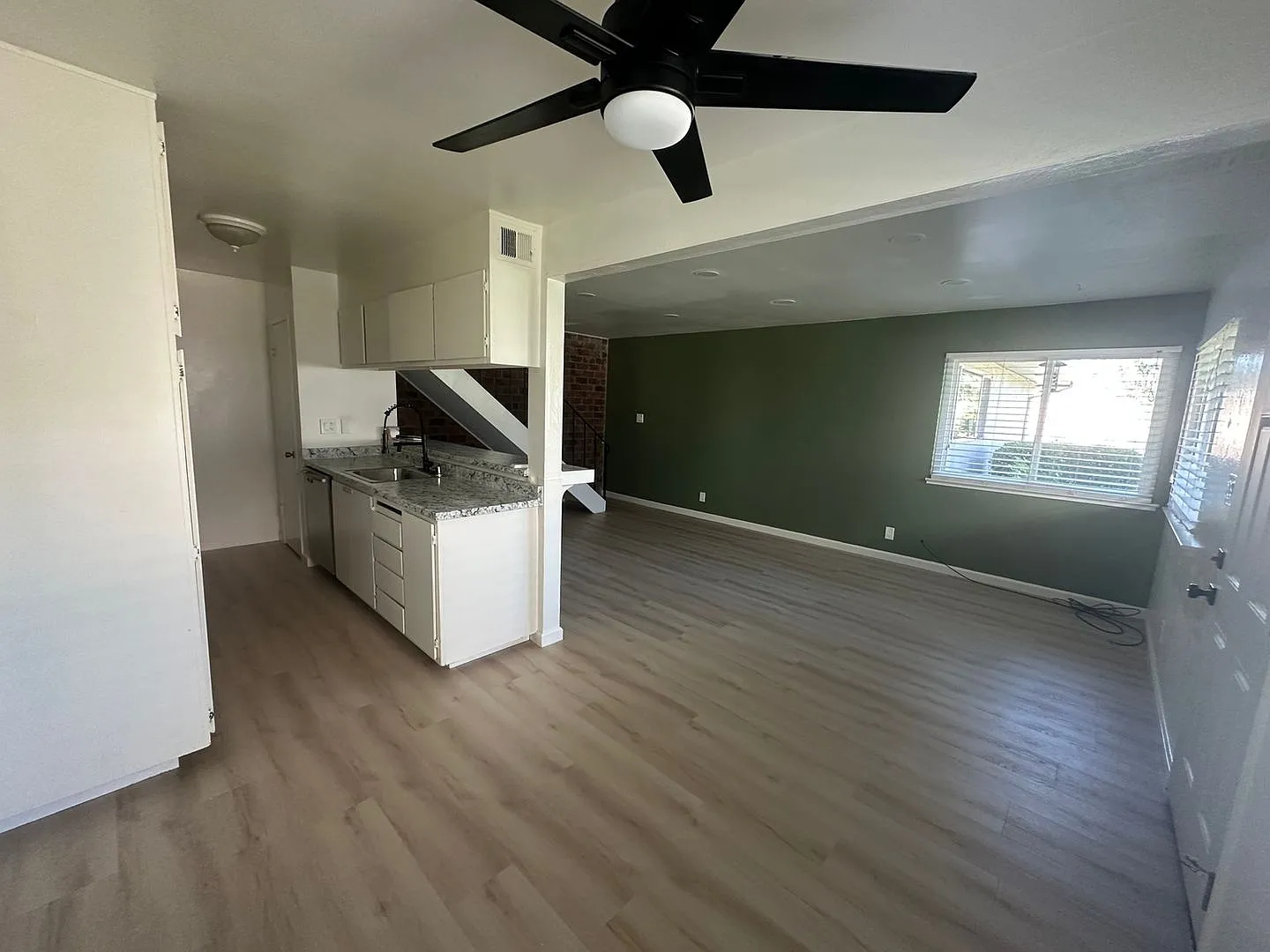 Charming 2BR Condo in Auburn — Photo 4