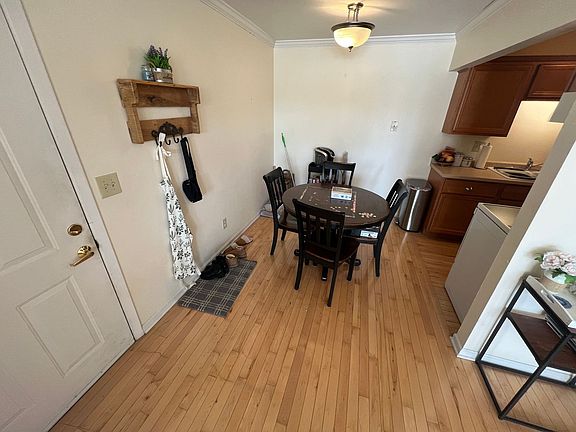 4th image of 2030 N Oakland Ave APT 307