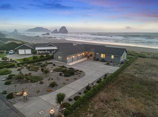 445 Shoreline Dr, Smith River, CA 95567