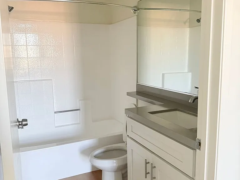 Perfectly situated 2 bedroom and 2 bathroom ! — Photo 73