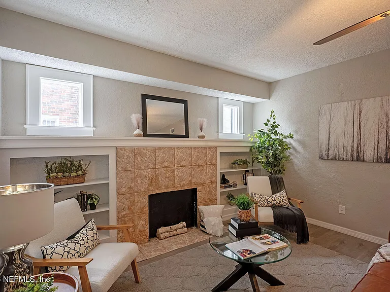 325 Alder St — Photo 16