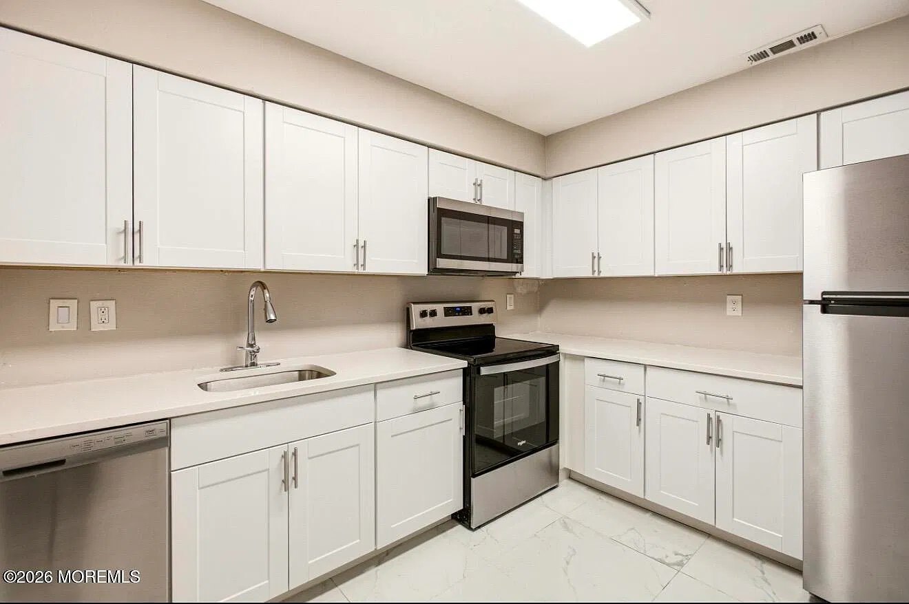 1 bed, $2,100 — Photo 2