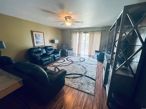 5th image of 210 Carl Dr APT E1