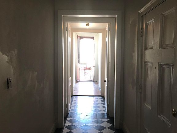 4th image of 307 Exchange Pl #203