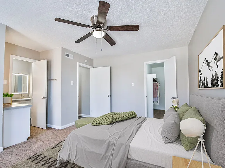 5018 Kenosha Ave — Photo 6