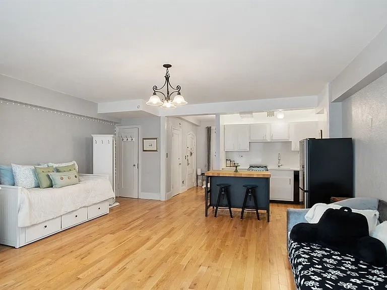 250 Beacon St #1B — Photo 3