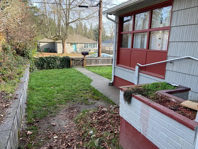 1324 Garrison Ave — Photo 12