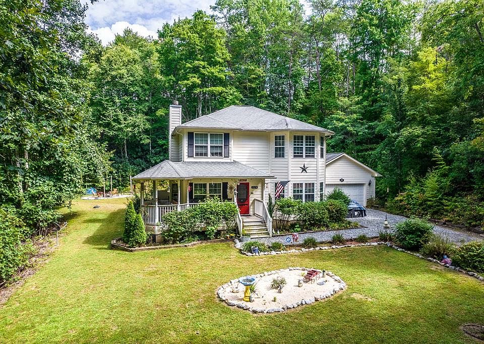 1st image of 224 Concord Ln