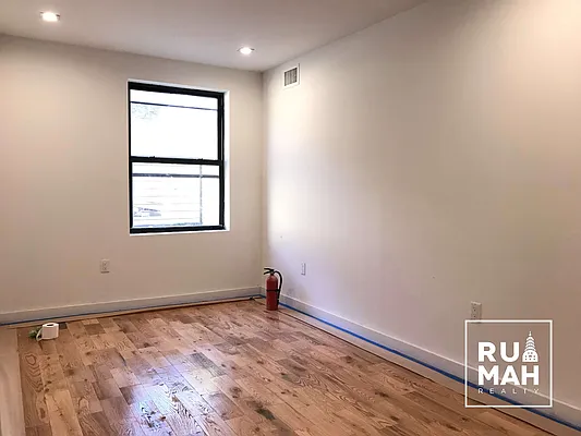 Sold by Rumah Realty Inc | media 22