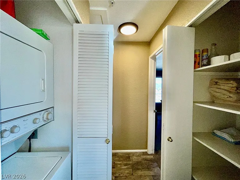 2040 Mesquite Ln #104 — Photo 19
