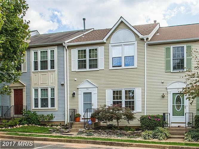 1st image of 713 Acorn Ct