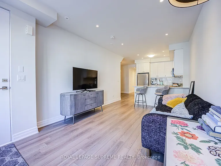 652 Cricklewood Dr #207 — Photo 7