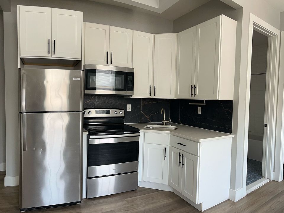 1st image of 2069 Anthony Ave #2