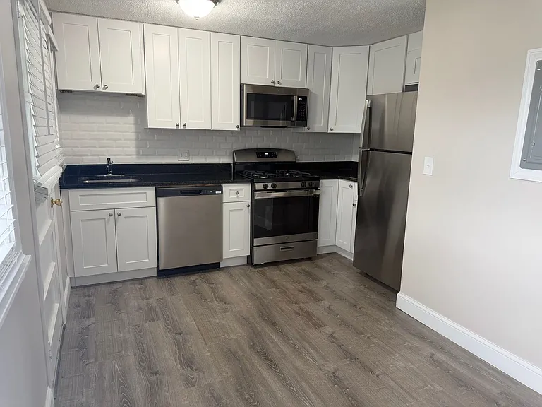 Shawomet Gardens Apartments — Photo 20