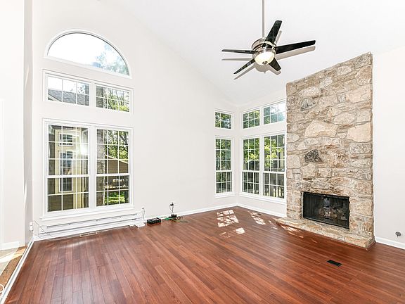 5th image of 4738 Stansbury Ln