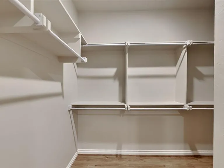 7020 Labelle Dr — Photo 16