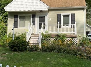 21 Chestnut St, Poughkeepsie, NY 12601