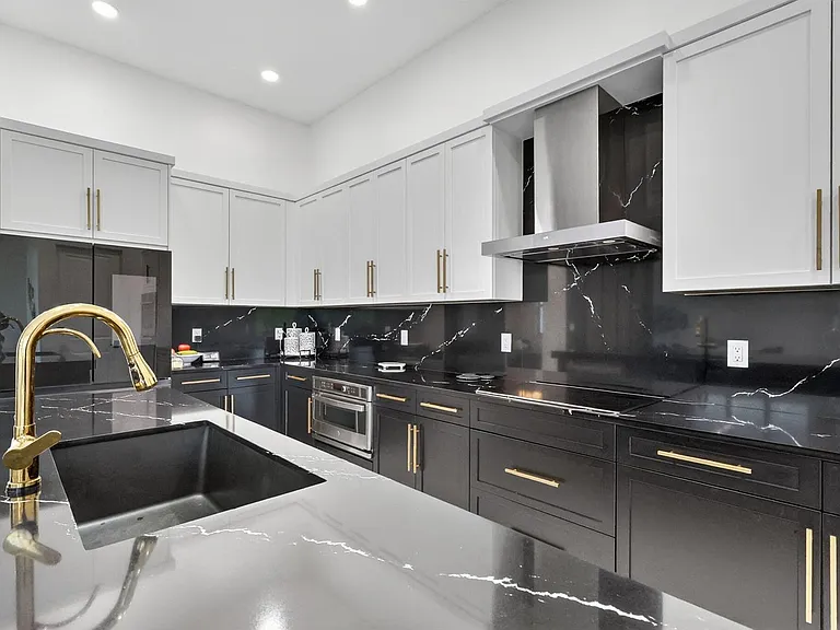 10195 SW Latium Way — Photo 28