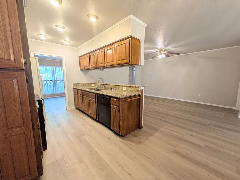 6618 Cloverbend St — Photo 20