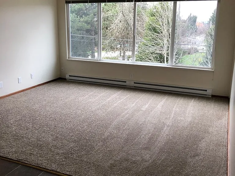 Sandpoint Manor — Photo 2