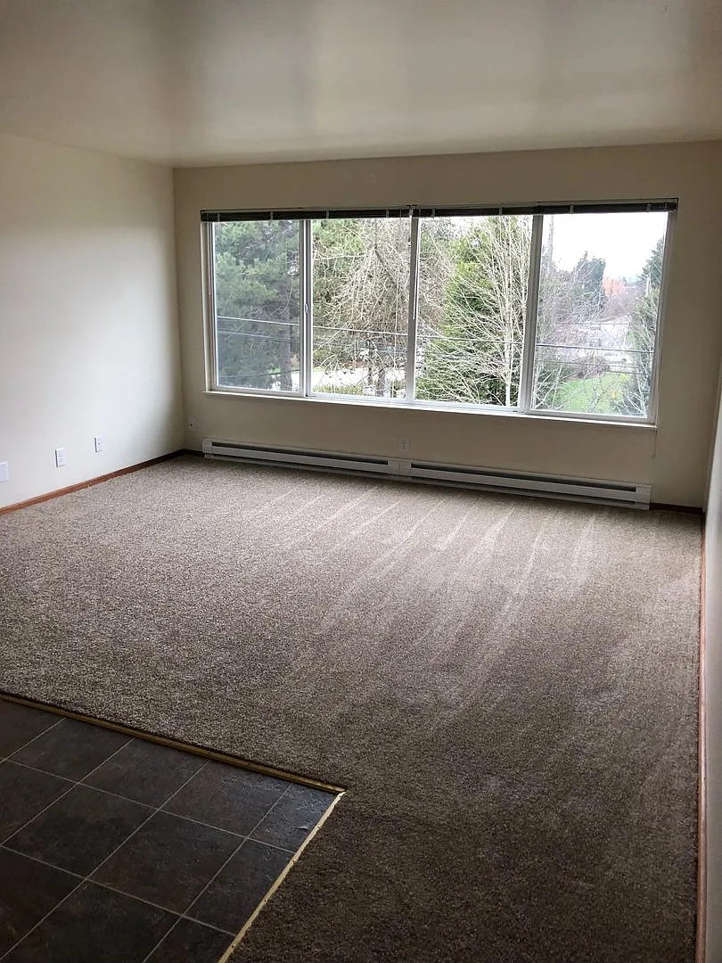 Building Photo - Sandpoint Manor