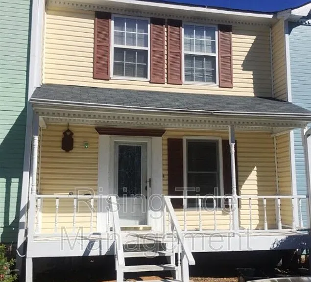 422 Buckingham Cir — Photo 1