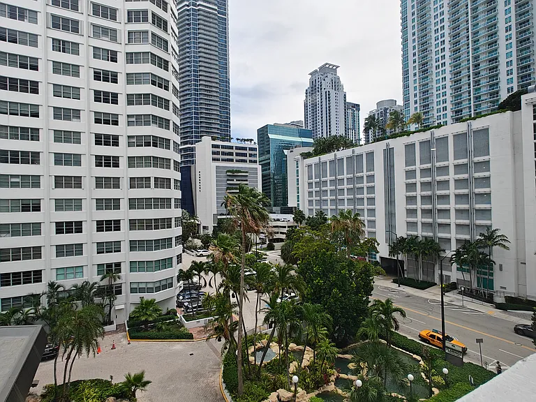 825 Brickell Bay Dr #651 — Photo 25