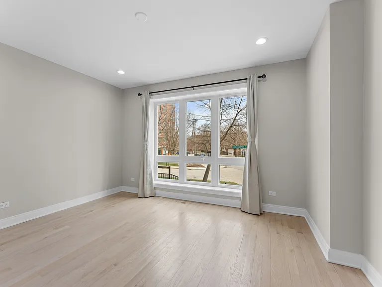 7428.5 N Rogers Ave #1E — Photo 10