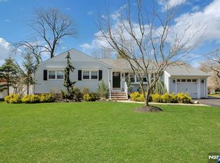 205 Rockland Ave, River Vale, NJ