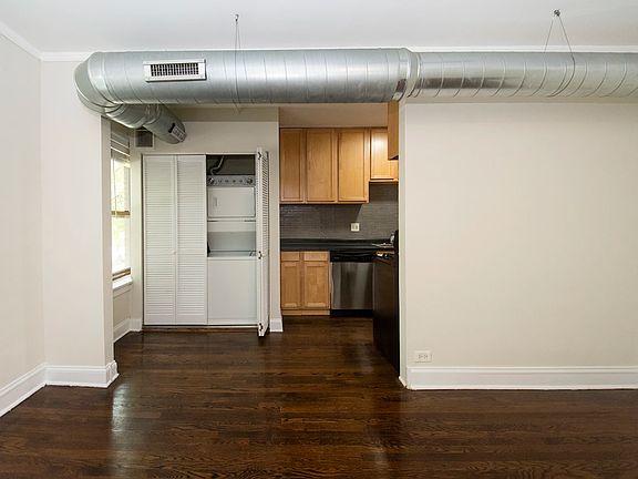 3rd image of 1254 W Henderson St APT 2
