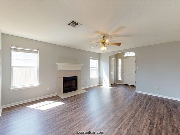 5th image of 3719 Meadow View Dr