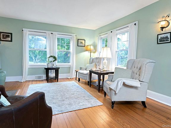 4th image of 49 Lakeview Drive