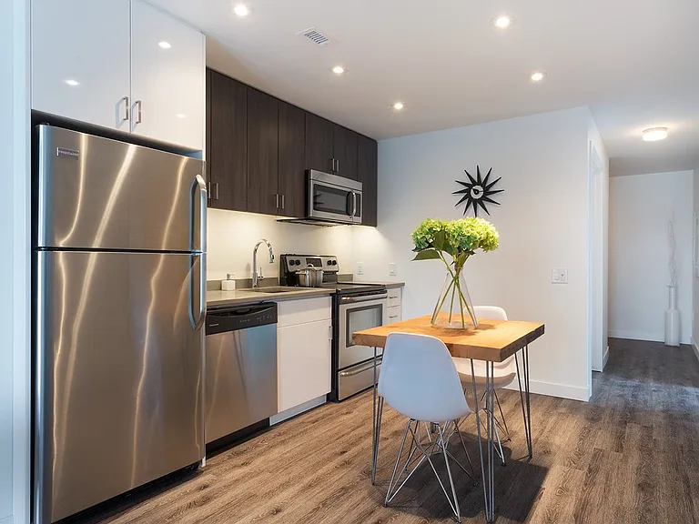 2815 Pembina Hwy — Photo 12