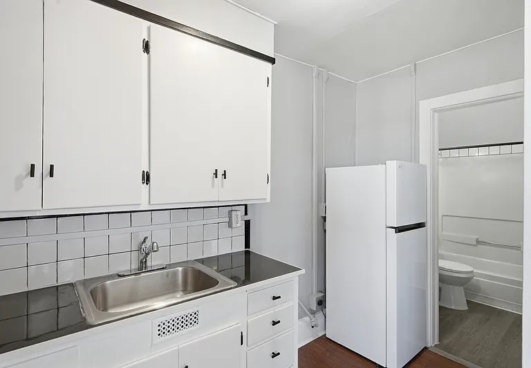 2623 W Maxwell Ave #2 — Photo 7