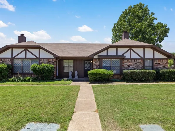 207 Hickory Springs Dr, Euless, TX 76039