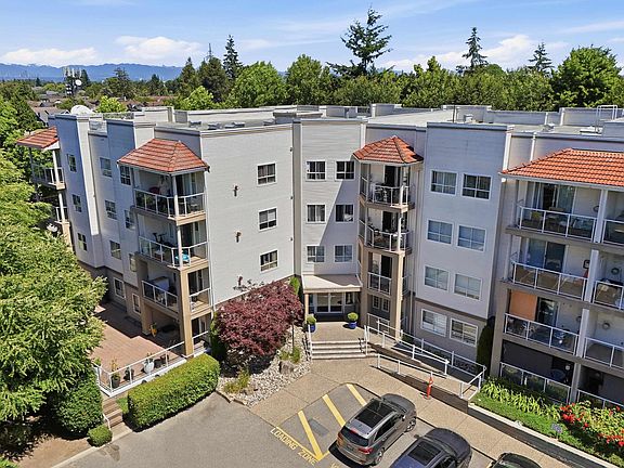 2nd image of 4758 53rd St #209