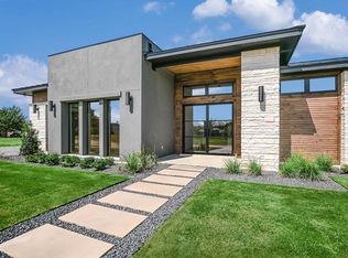 105 Island Ct, Horseshoe Bay, TX 78657