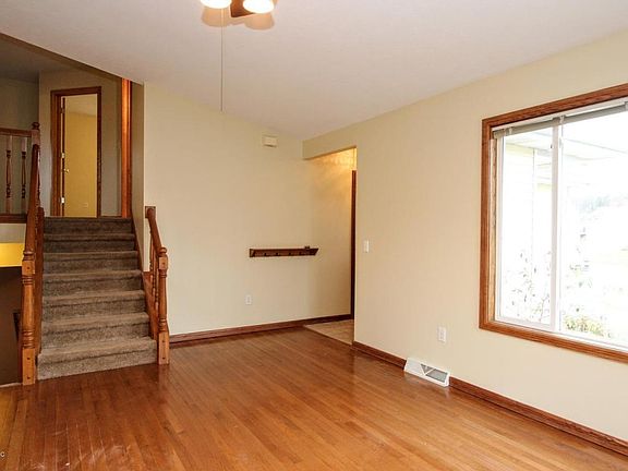 4th image of 511 Sunbrook Dr SE