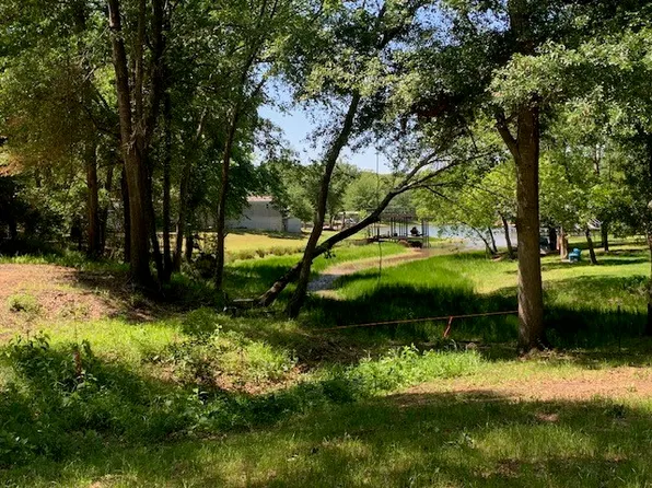 2134 Hickory St, Mabank, TX 75156