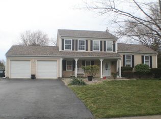 35 Devon Dr, Manalapan, NJ