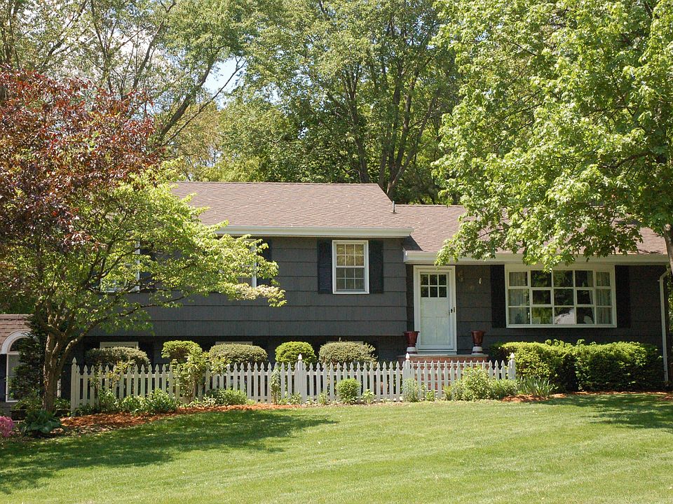 1st image of 49 Cottage Pl