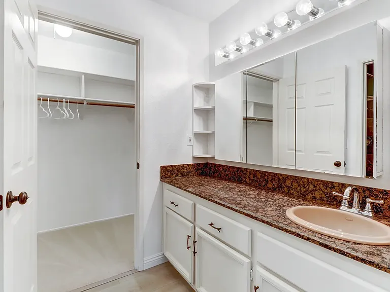 22XX Autumnleaf Ln #A — Photo 2