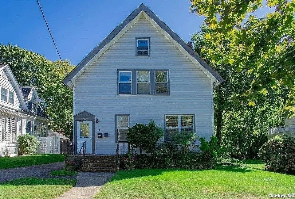 20 Dewey St #2