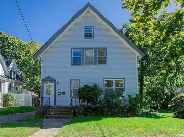 20 Dewey St 3rd-fl 2, Huntington, NY 11743