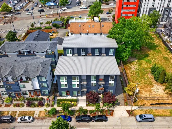 7015 42nd Avenue S, Seattle, WA 98118