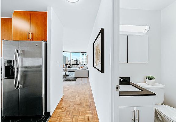 5th image of 265 E 66th St APT 26B