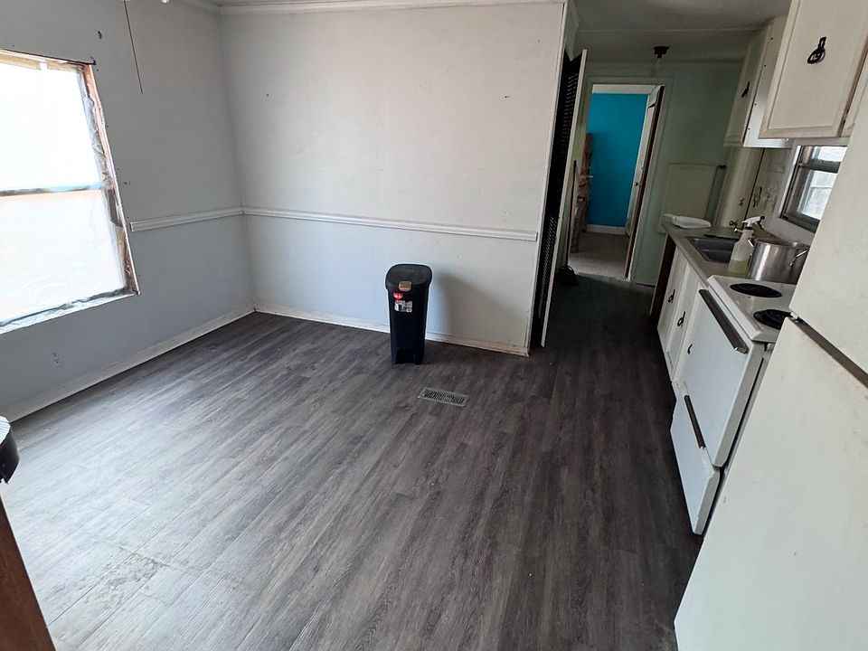 2nd image of 1011 Walnut Dr