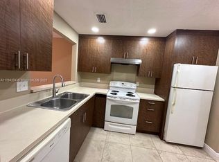 2511 NW 56th Ave #9-25, Lauderhill, FL 33313